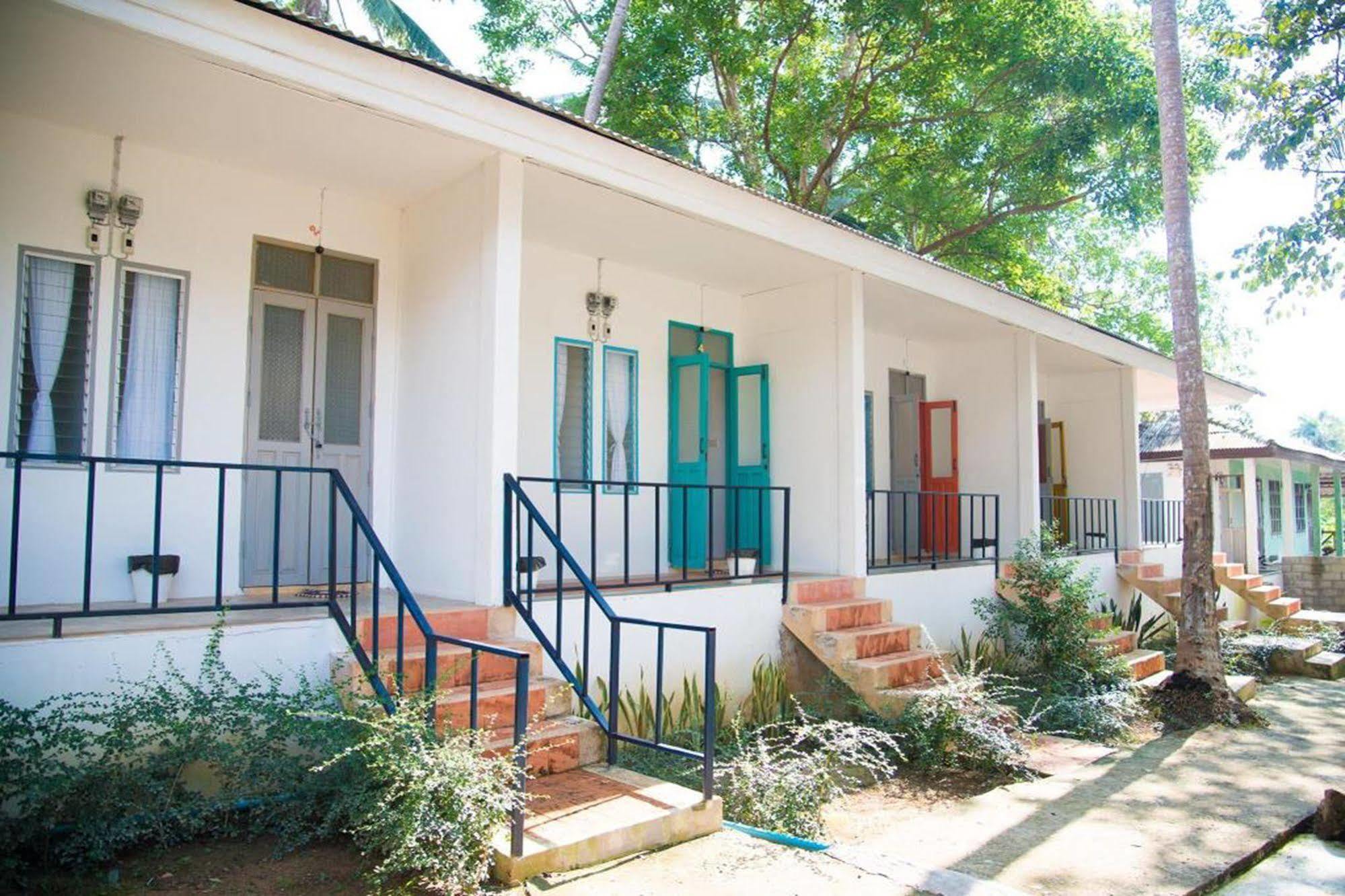 Sleepyowl Hostel Ban Bang Bao  Exterior photo